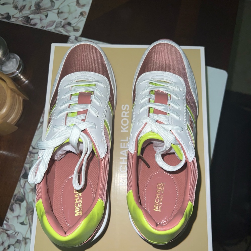 Michael Kors Mabel trainer sneakers ,size 9 new - Picture 6 of 8